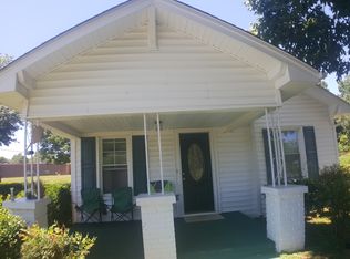 121 N Foster St, Liberty, NC 27298
