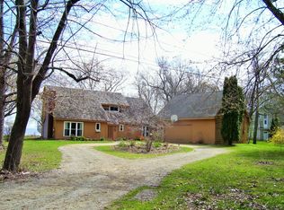 14 Talbot Ln, Oshkosh, WI 54902