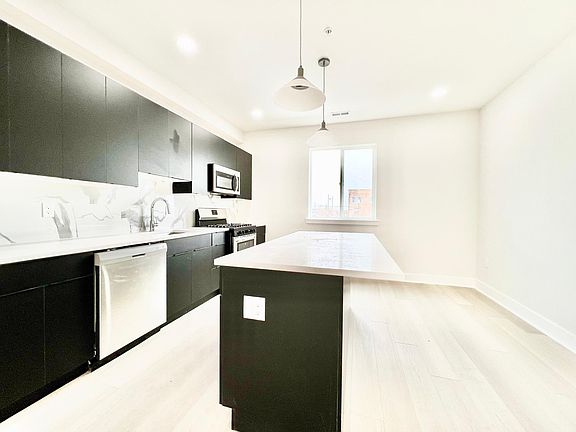 4th image of 2500 E Tioga St #2B