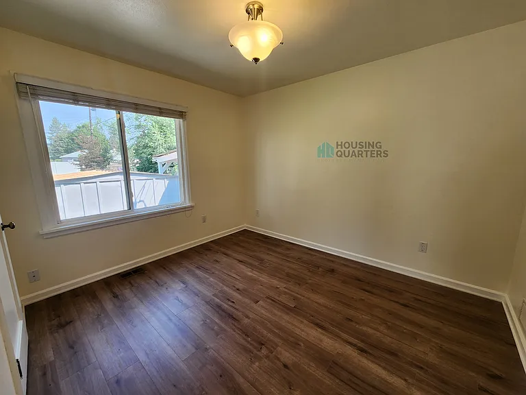 4120 W Sanson Ave — Photo 4