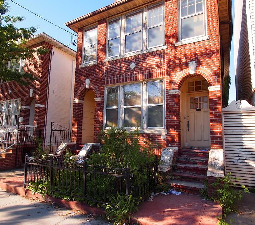 2nd image of 858 51st St