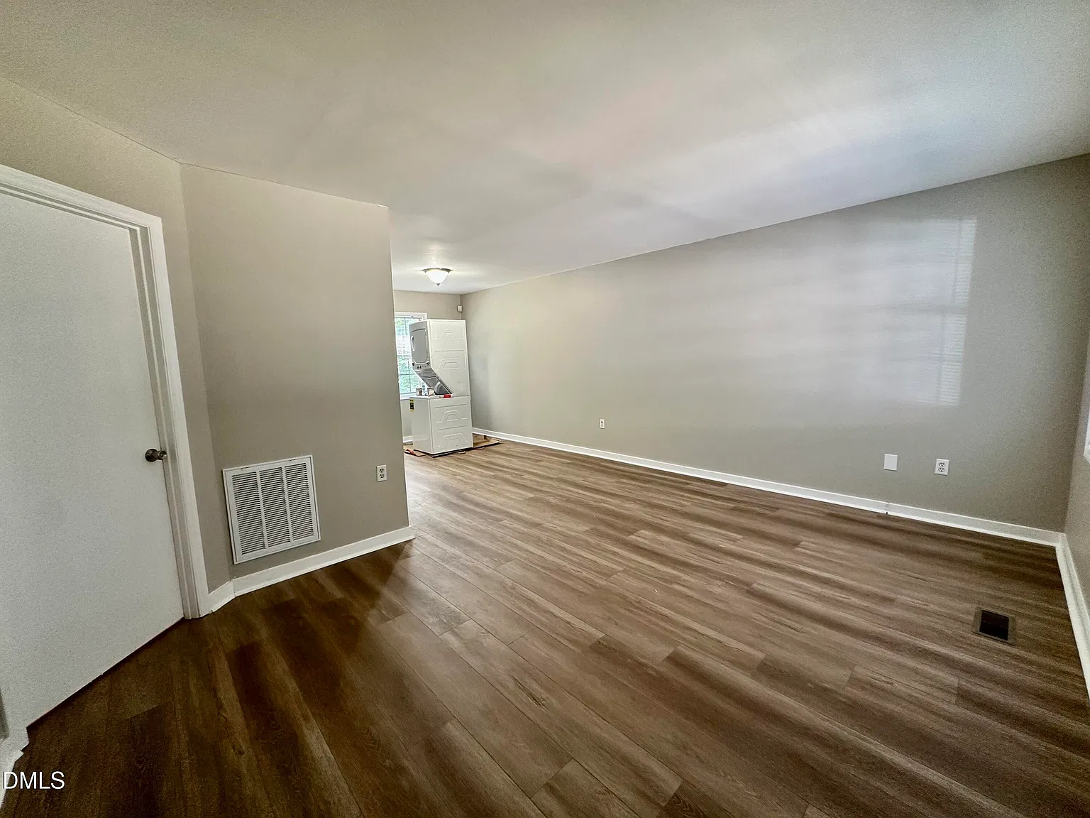 2 bed, 1.5 bath, 1015 sqft, $1,395 — Photo 2