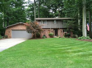 1440 Seminole Dr, Holland, MI 49424