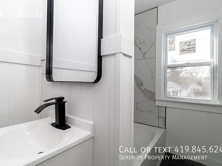 1832 Marne Ave — Photo 12