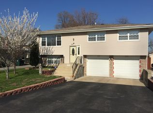 3805 N Williams St, Westmont, IL