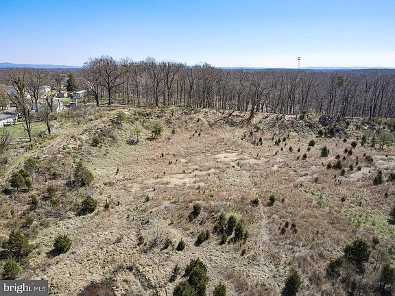 3rd image of 796 Berkeley Station Rd