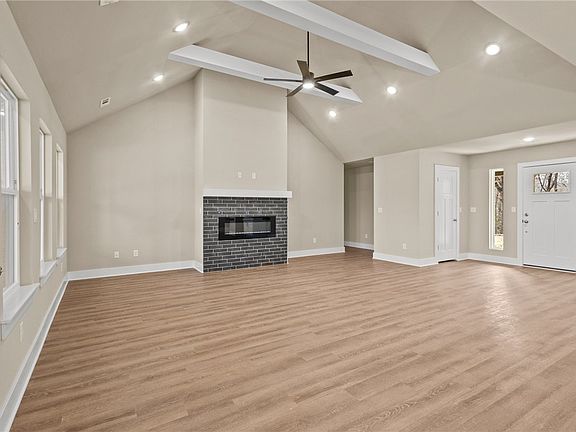 3rd image of 31 Claxton Dr