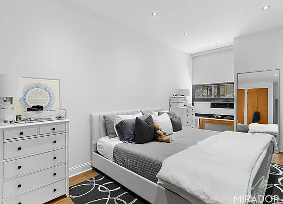 Rented by Mirador Real Estate | media 7