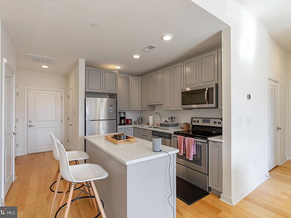 1st image of 627 E Girard Ave APT C2