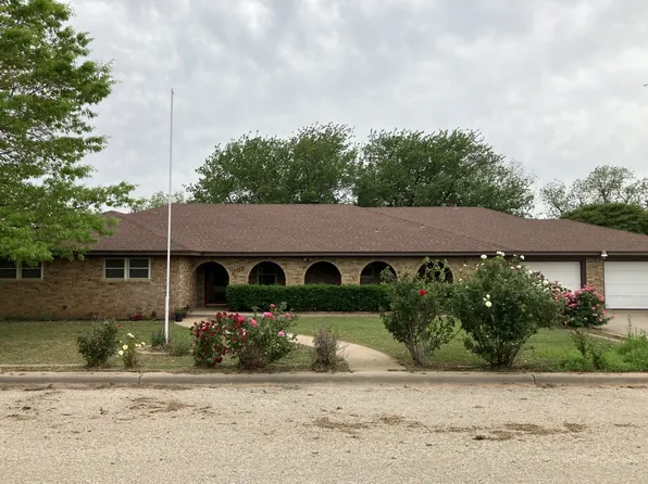 707 N Charles St, Seymour, TX 76380