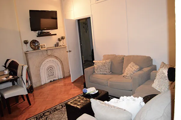 Rented by OvCo Realty | media 30