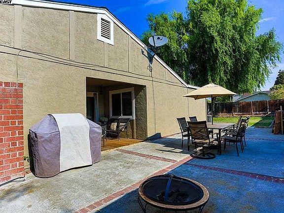 3rd image of 4140 Sugar Pine Way