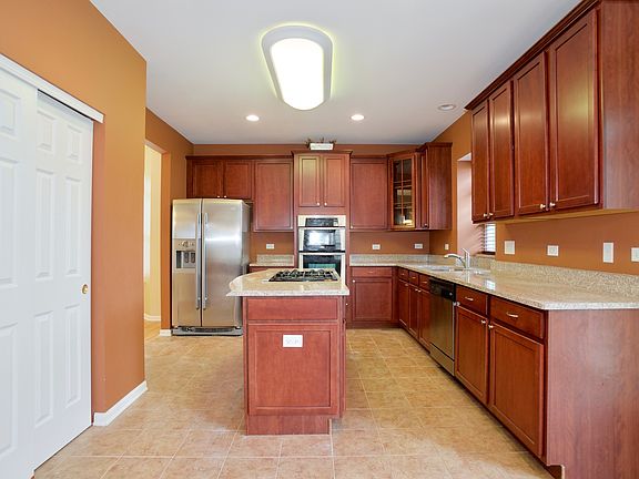 5th image of 5923 Mackinac Ln
