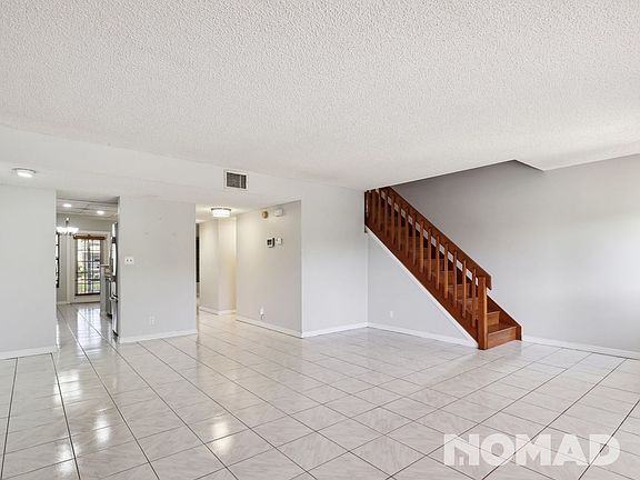 4th image of 3921 NW 94th Ave