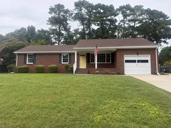 2821 Meadow Wood Dr E, Chesapeake, VA 23321
