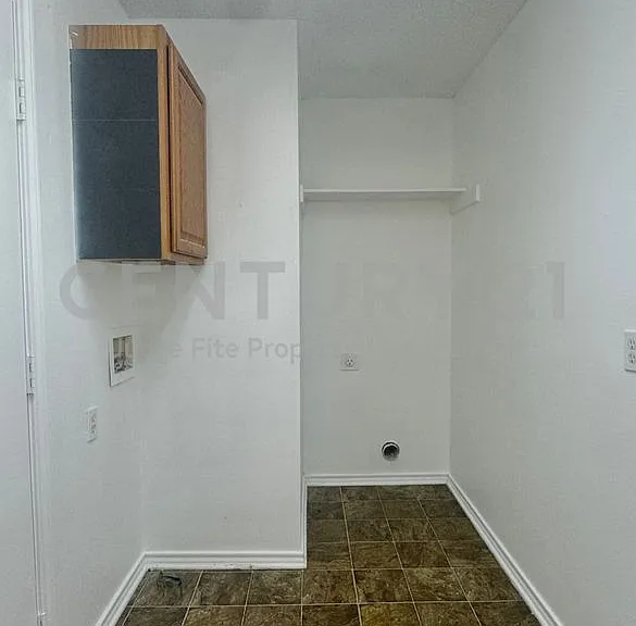 211 Anchor Ln — Photo 10