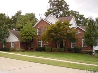 17742 Hornbean Dr, Chesterfield, MO 63005