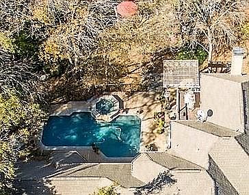 5th image of 431 Forest Oaks Dr