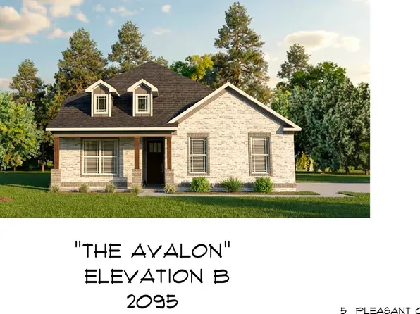 5 Pleasant Oaks Dr, Perry, GA 31069