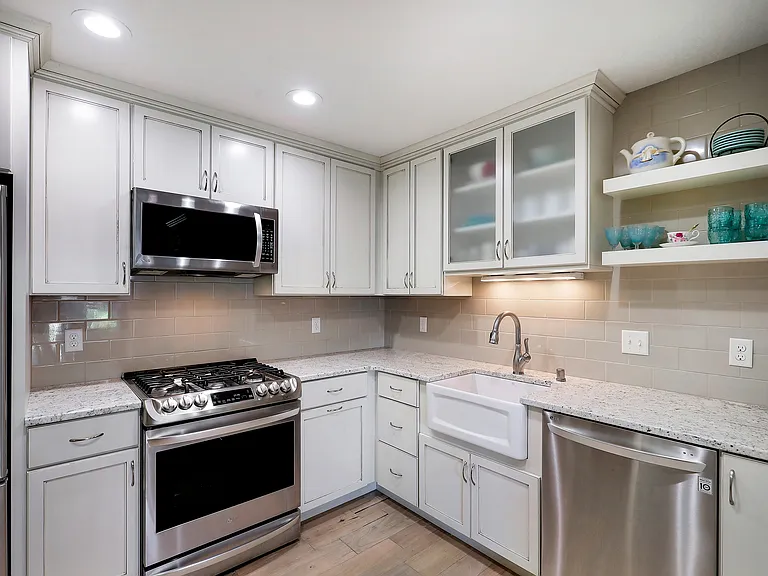 411 Lake St — Photo 11