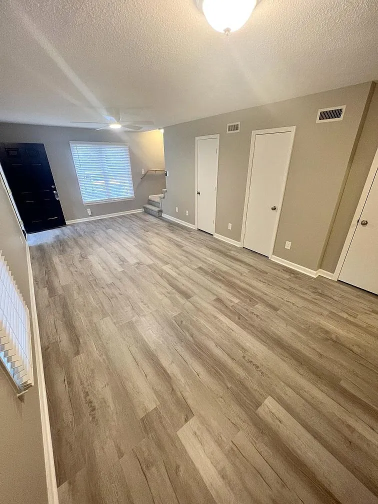 2 bed, 1.5 bath, $1,250 — Photo 4