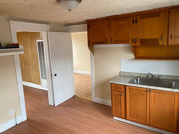 2nd image of 373 Esser Ave