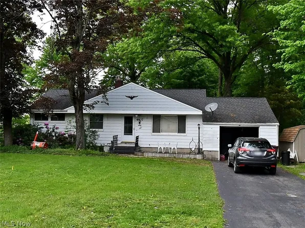 4407 Maryellen Dr, Vienna, OH 44473