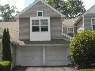 6 Ridgewood Dr, Randolph, NJ 07869