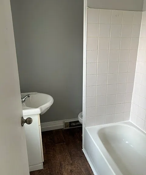561 Sherbourne St #1 — Photo 8