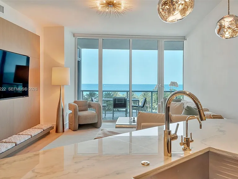 100 S Pointe Dr #708 — Photo 19