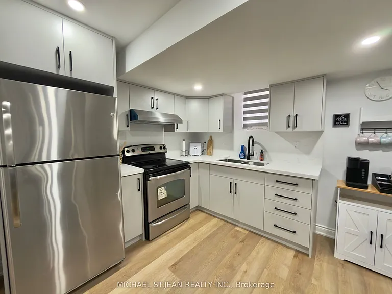 8849 Dogwood Cres #BASEMENT — Photo 2