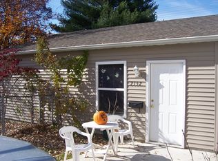 2152 11th St, Charleston, IL 61920