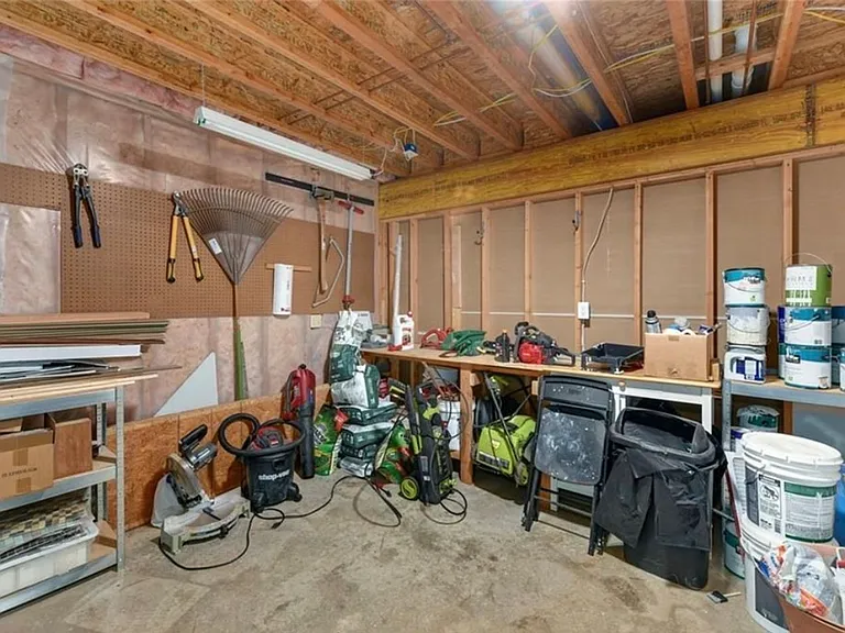 571 Hithergreen Dr — Photo 26