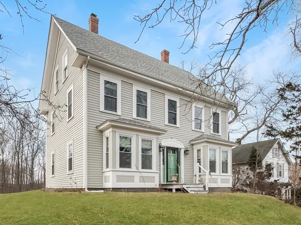 21 Addison St, Essex, MA 01929