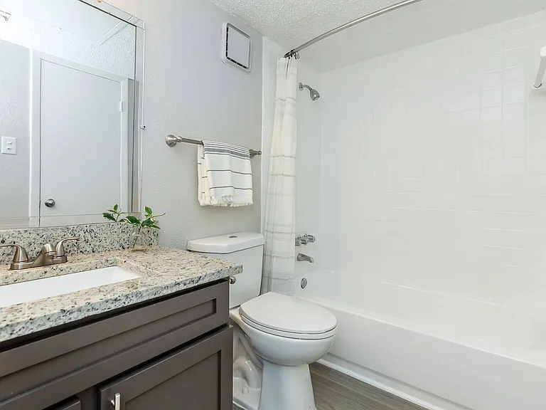 The Waverly Apartments — Photo 18