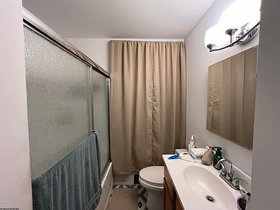 5th image of 3485 University Ave