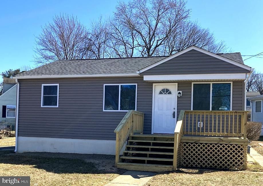 1st image of 109 Louis Dr