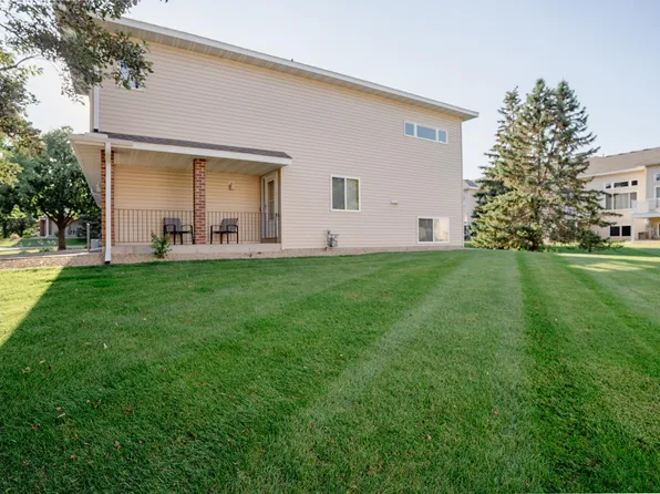 7408 Brady Path, Inver Grove Heights, MN 55076