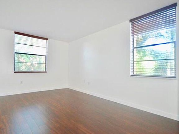 3rd image of 9440 Fontainebleau Blvd APT 206