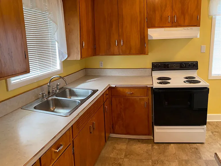 137-Nyssa Duplex — Photo 10
