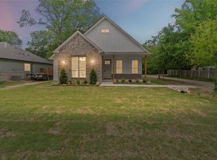 717 Hemlock Dr, West Tawakoni, TX 75474