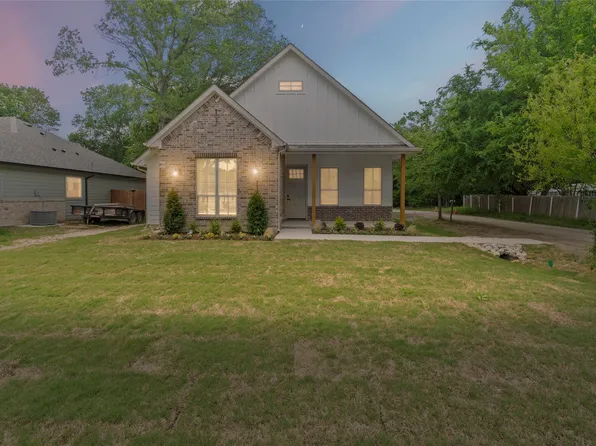 717 Hemlock Dr, West Tawakoni, TX 75474