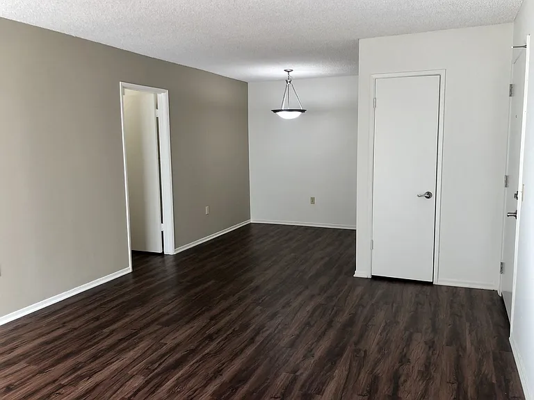 Concord Square Apartments — Photo 32