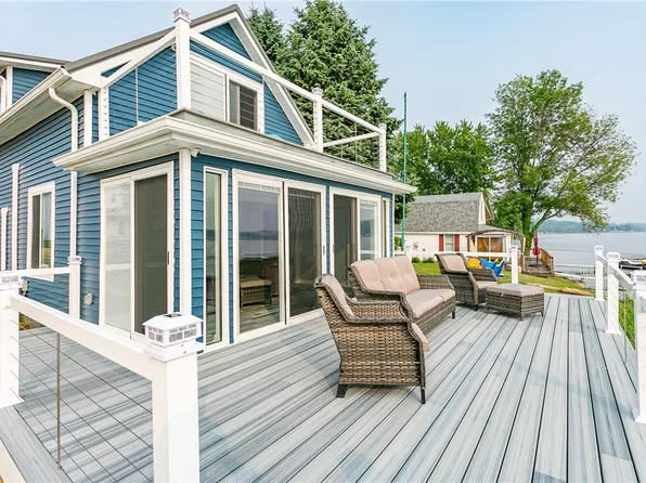 8401 Thrush Rd, Wolcott, NY 14590