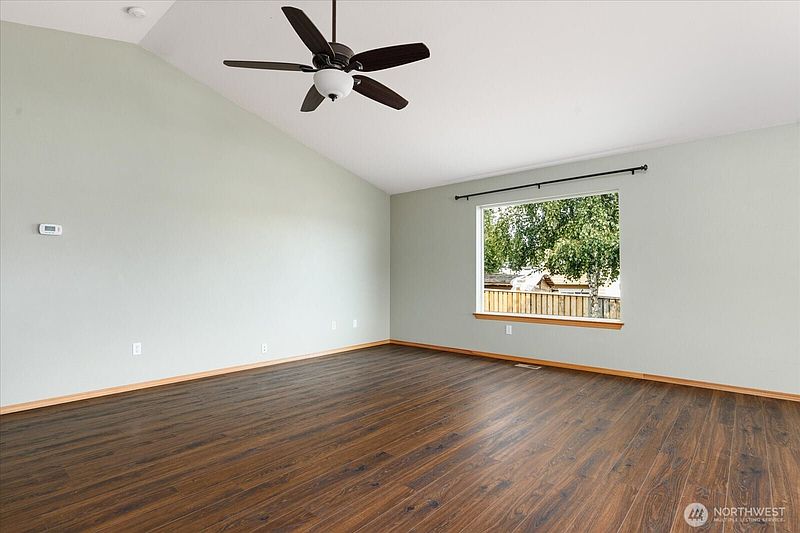 5th image of 1667 NW Almond Loop