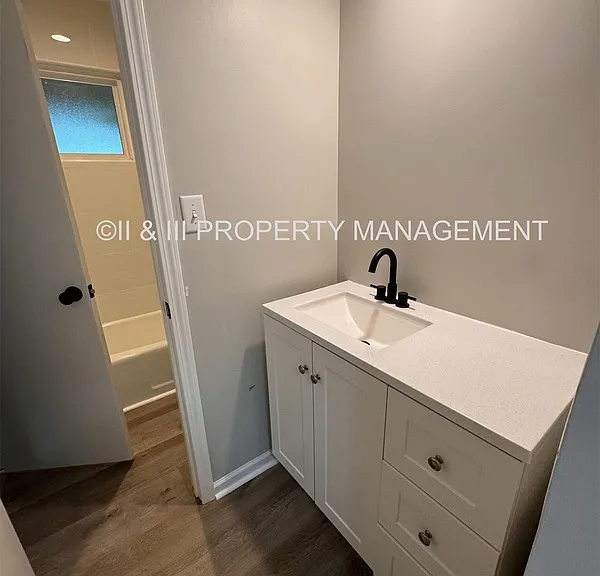 4715 Fontana St — Photo 11