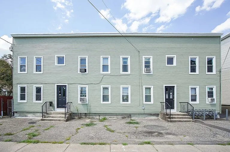 34 Joy St #2R — Photo 1