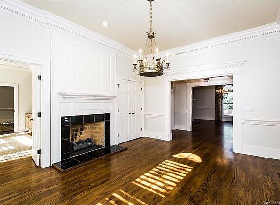 5th image of 4125 Moorland Dr