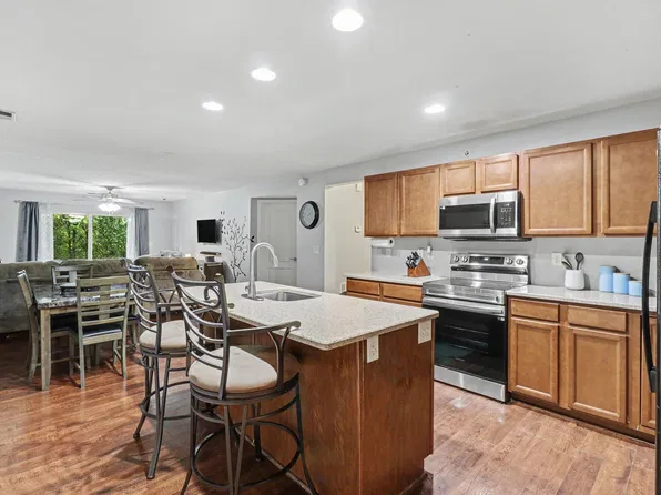 2365 Twelve Oaks Dr, Florence, KY 41042
