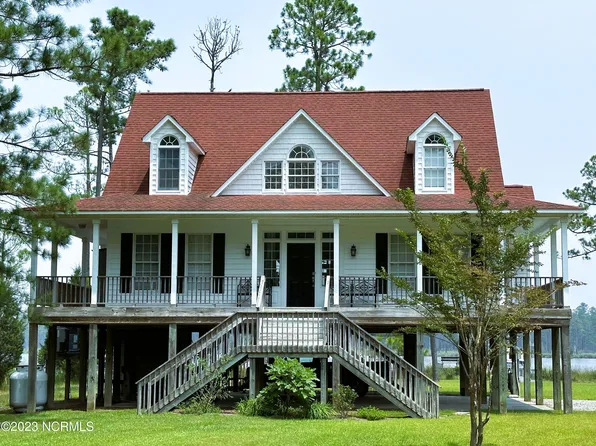 306 Paradox Point Drive, Aurora, NC 27806